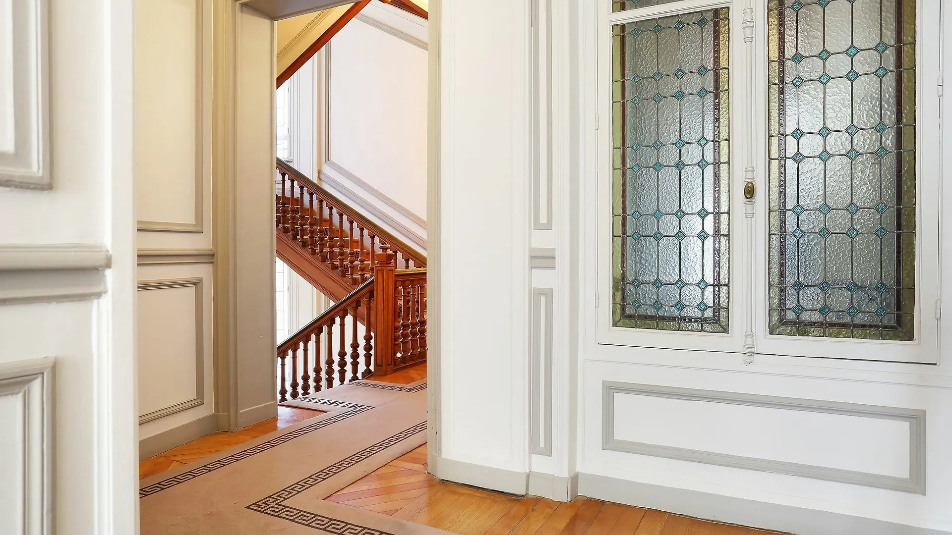 Prestige Champs Elysees Apartment *